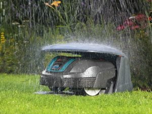 Lire la suite à propos de l’article Les robots tondeuses peuvent ils tondre sous la pluie ?